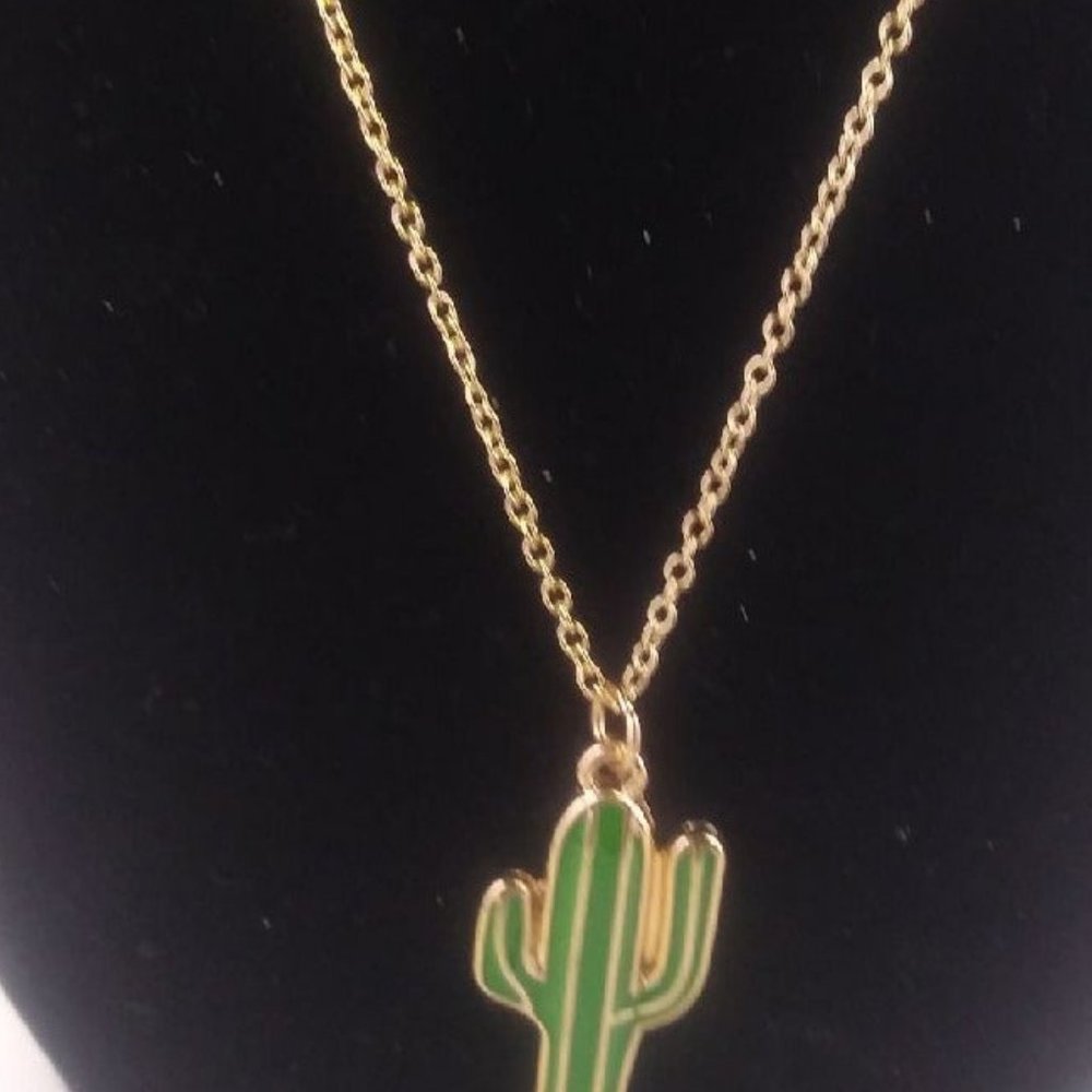 "NEW" Gold Cactus Chain Necklace - Picture 1 of 1